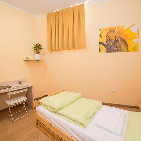 Hostel L'Ost - Ostello Di Grumes Phòng bức ảnh