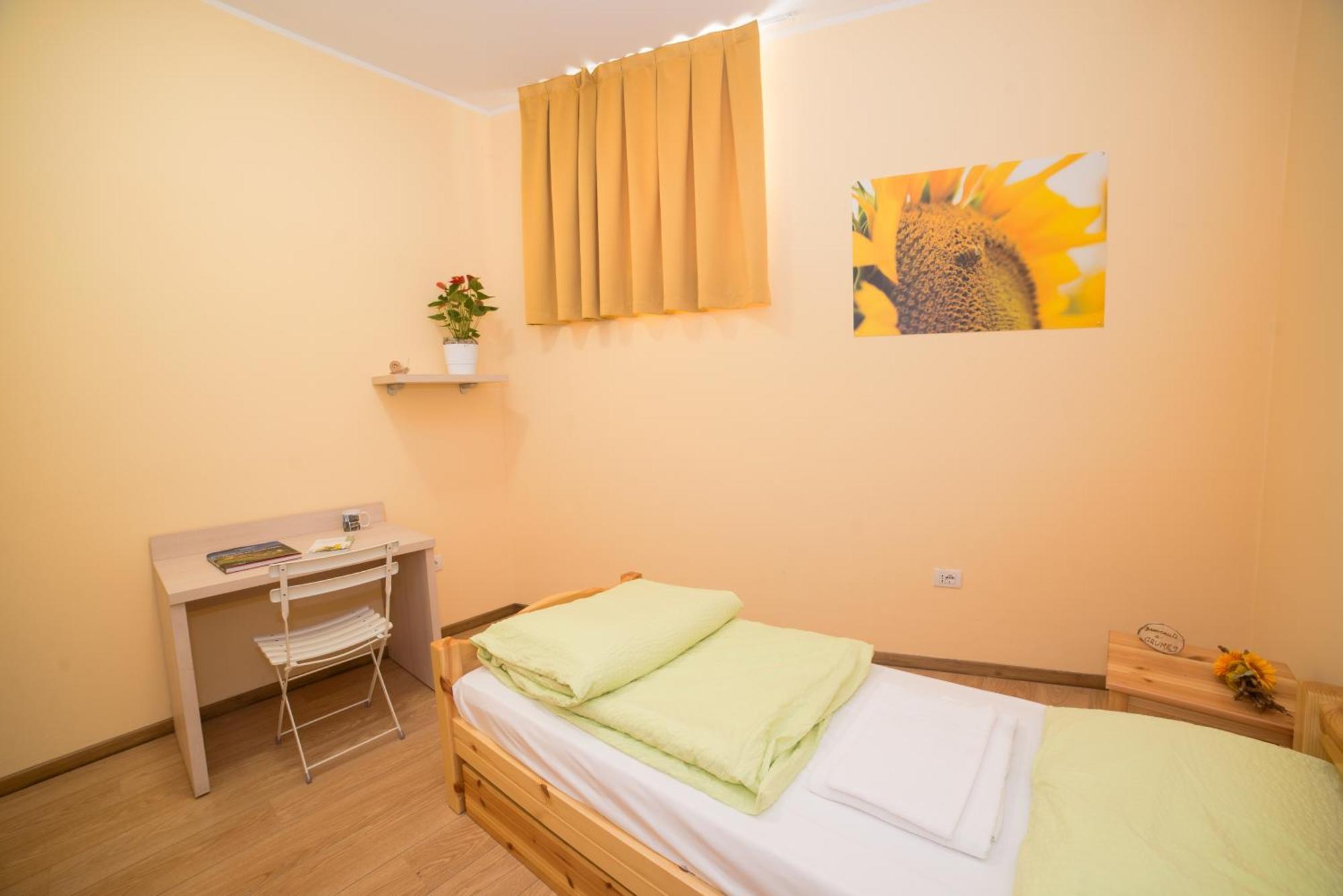 Hostel L'Ost - Ostello Di Grumes Phòng bức ảnh