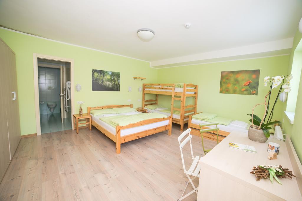 Hostel L'Ost - Ostello Di Grumes Ngoại thất bức ảnh
