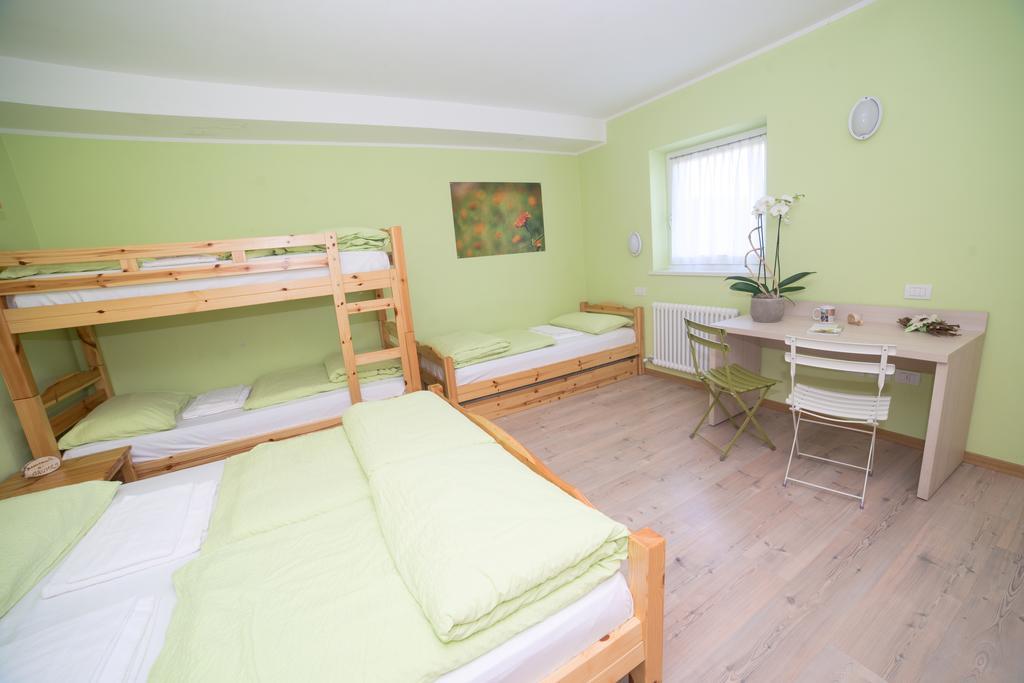 Hostel L'Ost - Ostello Di Grumes Ngoại thất bức ảnh