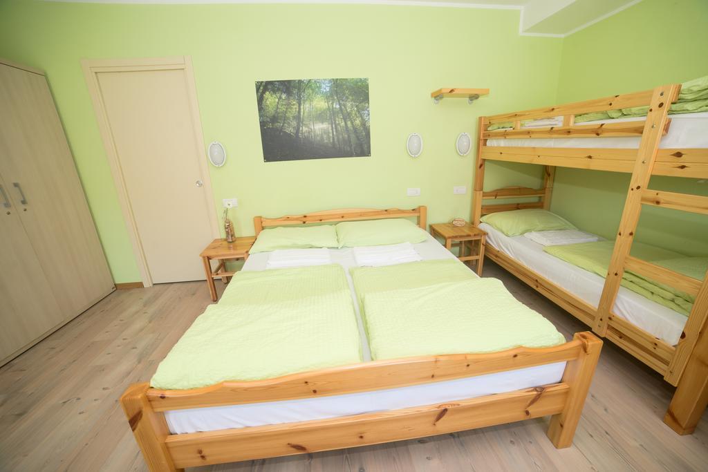 Hostel L'Ost - Ostello Di Grumes Ngoại thất bức ảnh