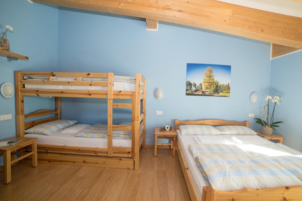 Hostel L'Ost - Ostello Di Grumes Phòng bức ảnh